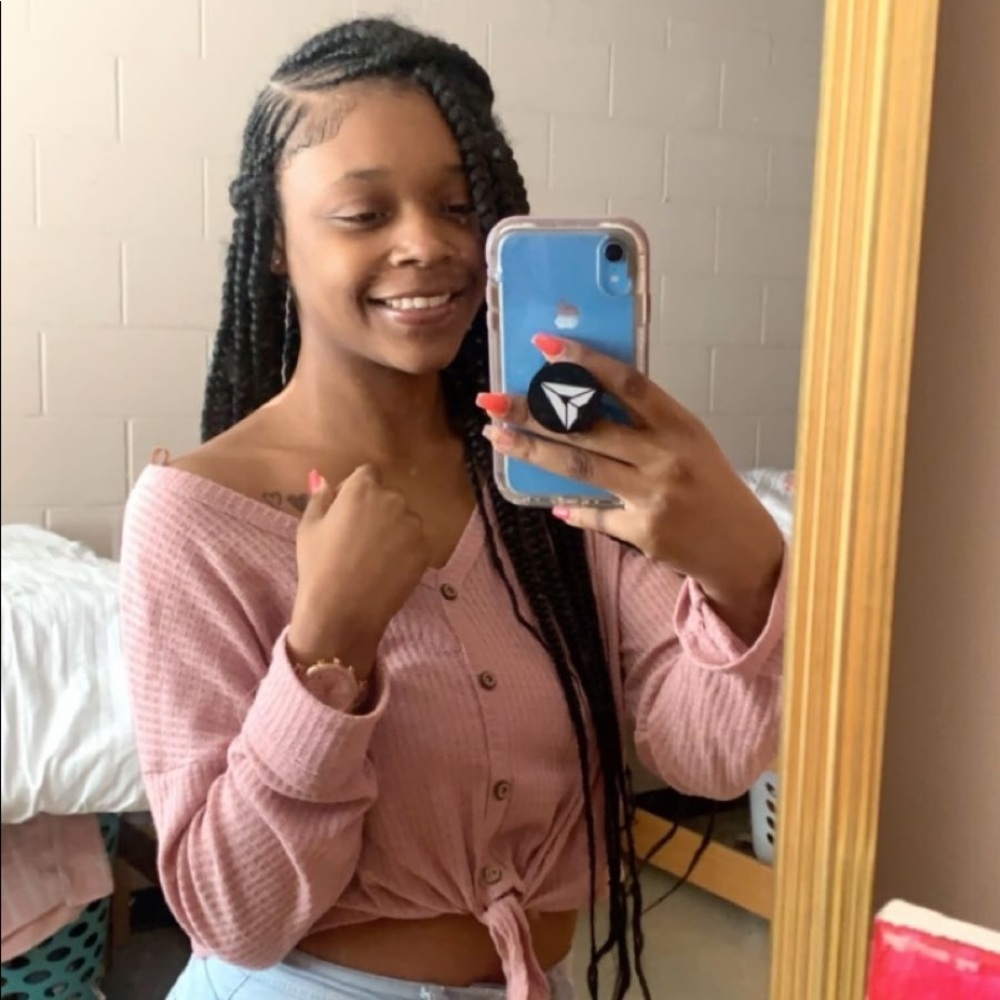 Meet your Posher, Jaishia